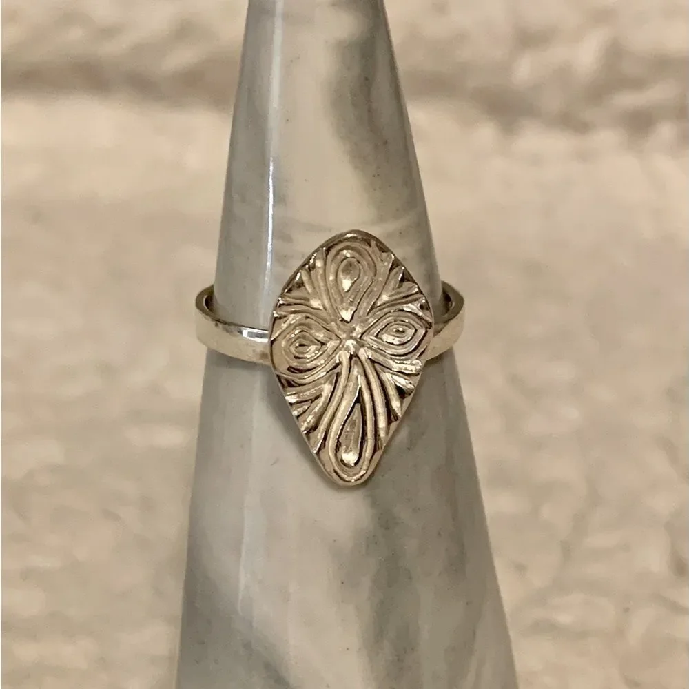 Sterling Silver Cross Ring - Picture 1 of 4